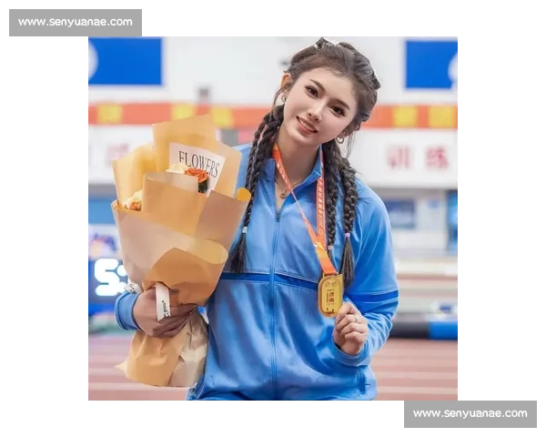 吴艳妮:赛场狂飙破纪录,场外甜飒展豹系魅力 吴艳妮:赛场狂飙破纪录,场外甜飒展豹系魅力