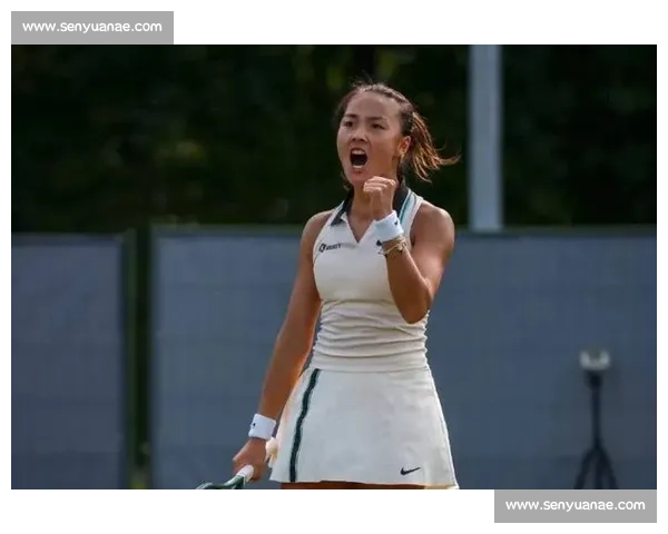 郑钦文发球破局!中国金花草地突围,袁悦张帅虽败犹荣 郑钦文发球破局!中国金花草地突围,袁悦张帅虽败犹荣