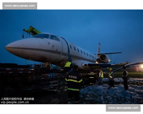 扬州企业家驾机飞越苏超赛场 5 架国产飞机编队空中助威