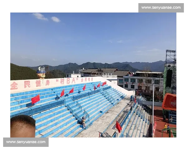 网红达人助阵村 BA 环江非遗打铁花燃爆夏夜